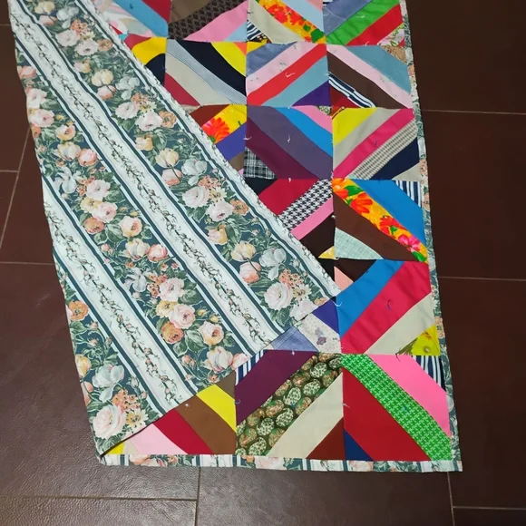 Vintage Handmade Quilt 66x50 Colorful 1970s–80s Era - Picture 4 of 10